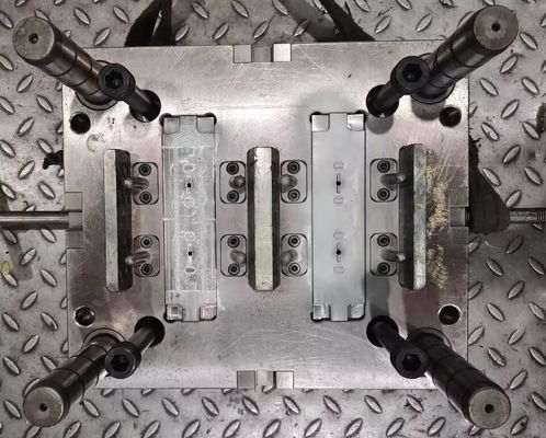 قالب گیری دقیق تزریقی گیت دقیق قالب قطعات پلاستیکی با دقت بالا