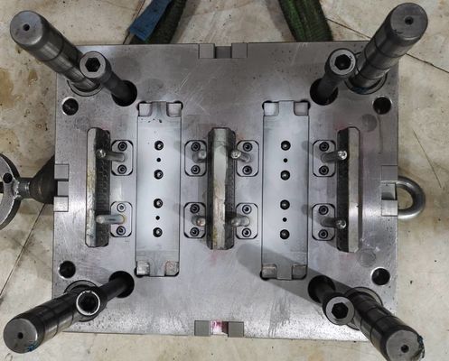 H13 P12 1.2378 خدمات قالب گیری پلاستیک سفارشی قالب گیری تزریقی دقیق 500 هزار عکس